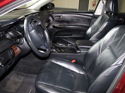 Used 2013 Toyota Avalon XLE FWD image 35