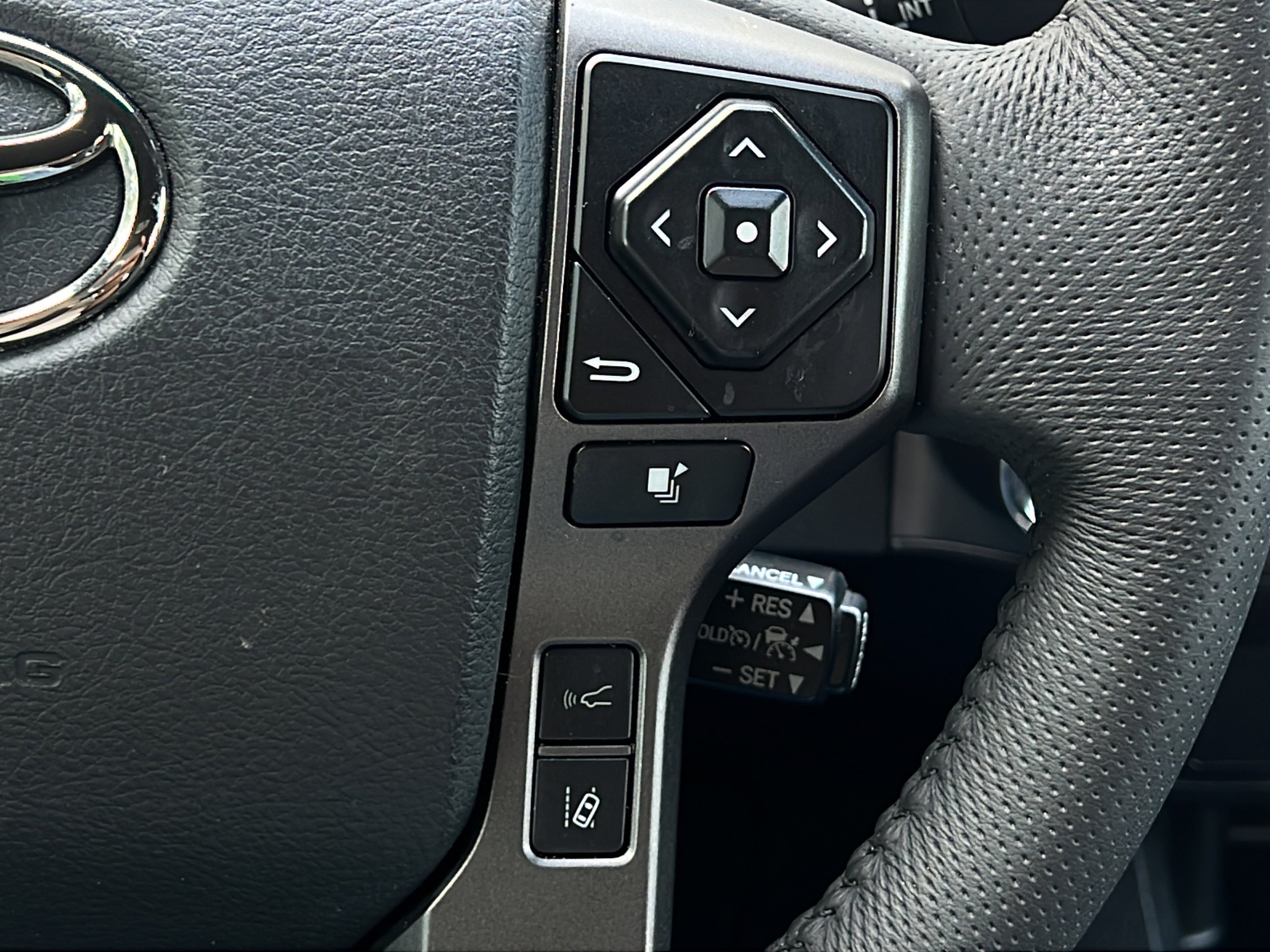 Used 2023 Toyota Tacoma TRD Sport AWD/4WD image 23