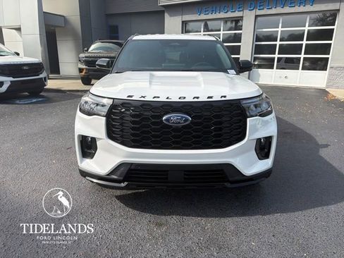 New 2026 Ford Explorer ST-Line w/ ST-Line Street Pack RWD image 2