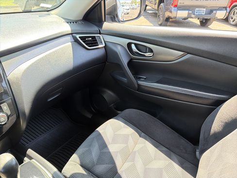 Used 2014 Nissan Rogue SV AWD/4WD image 26