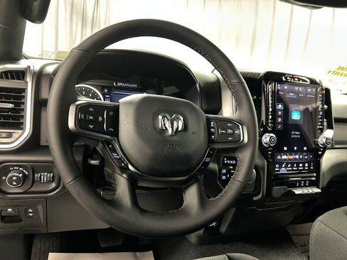 New 2026 RAM 1500 4x4 Crew Cab image 13
