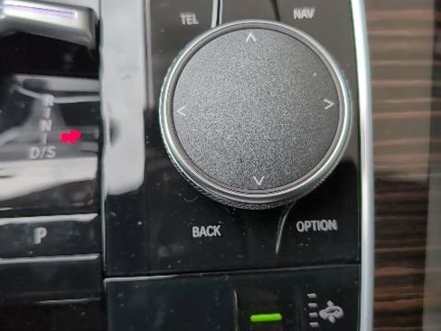 New 2026 BMW X5 xDrive50e w/ Premium Package image 26