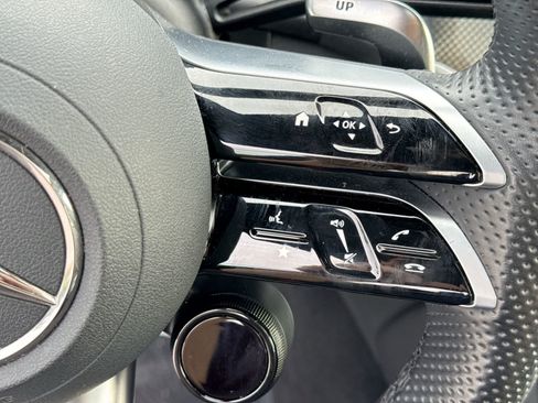 Used 2025 Mercedes-Benz GLC 43 AMG 4MATIC image 31