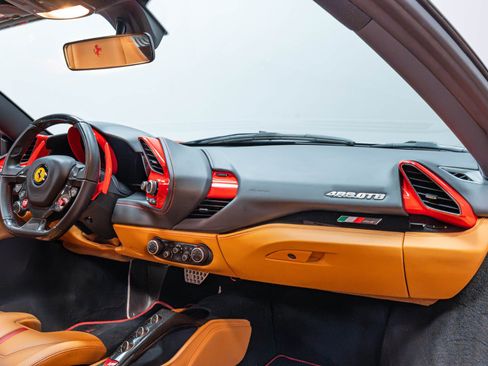 Used 2016 Ferrari 488 GTB RWD image 33