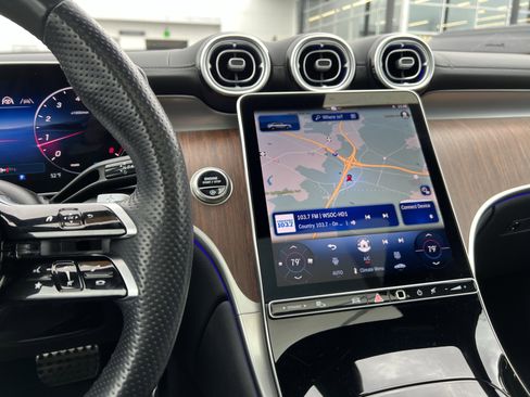 Certified 2025 Mercedes-Benz GLC 300 4MATIC image 18