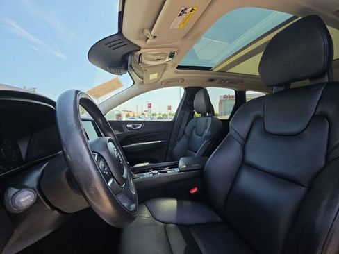 Used 2018 Volvo XC60 T6 Momentum w/ Vision Package AWD/4WD image 7