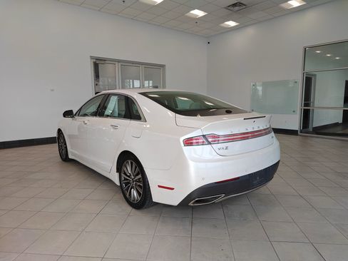 Used 2017 Lincoln MKZ Select w/ Select Plus Package FWD image 5
