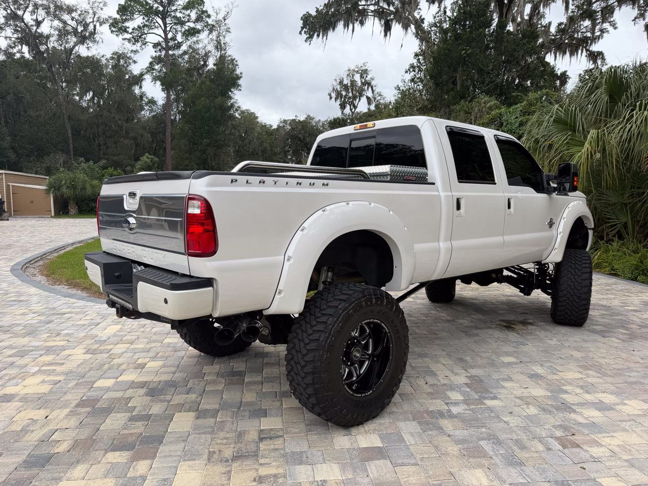 Used 2016 Ford F250 Platinum w/ FX4 Off-Road Package AWD/4WD image 2