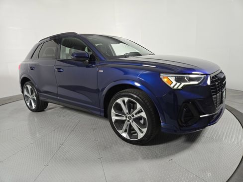 Used 2022 Audi Q3 2.0T Premium Plus w/ Premium Plus Package image 16