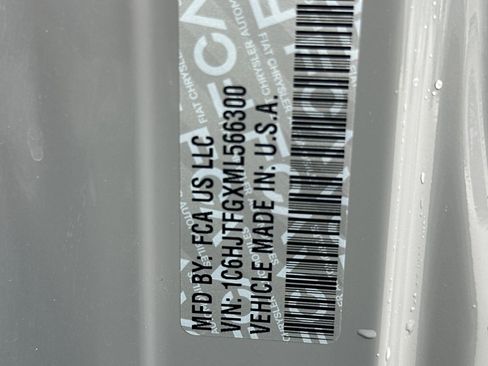 Used 2021 Jeep Gladiator Overland w/ Popular Equipment Package image 31