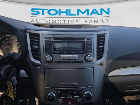 Used 2013 Subaru Outback 2.5i Premium AWD/4WD image 16