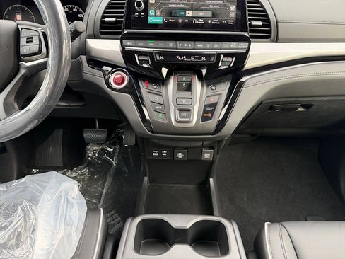 Used 2026 Honda Odyssey Touring image 12
