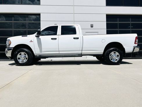 Used 2024 RAM 2500 Tradesman w/ Chrome Appearance Group image 16