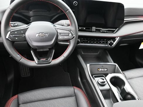 New 2027 Chevrolet Equinox RS w/ Convenience Package III AWD/4WD image 14