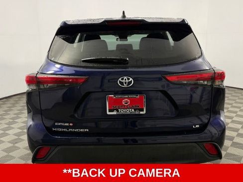 Used 2022 Toyota Highlander LE image 7