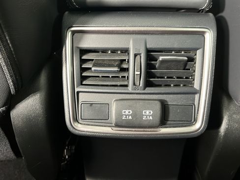 Used 2022 Subaru Forester Limited w/ Popular Package #2 AWD/4WD image 38
