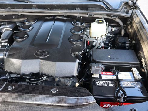 Used 2020 Toyota 4Runner SR5 image 42