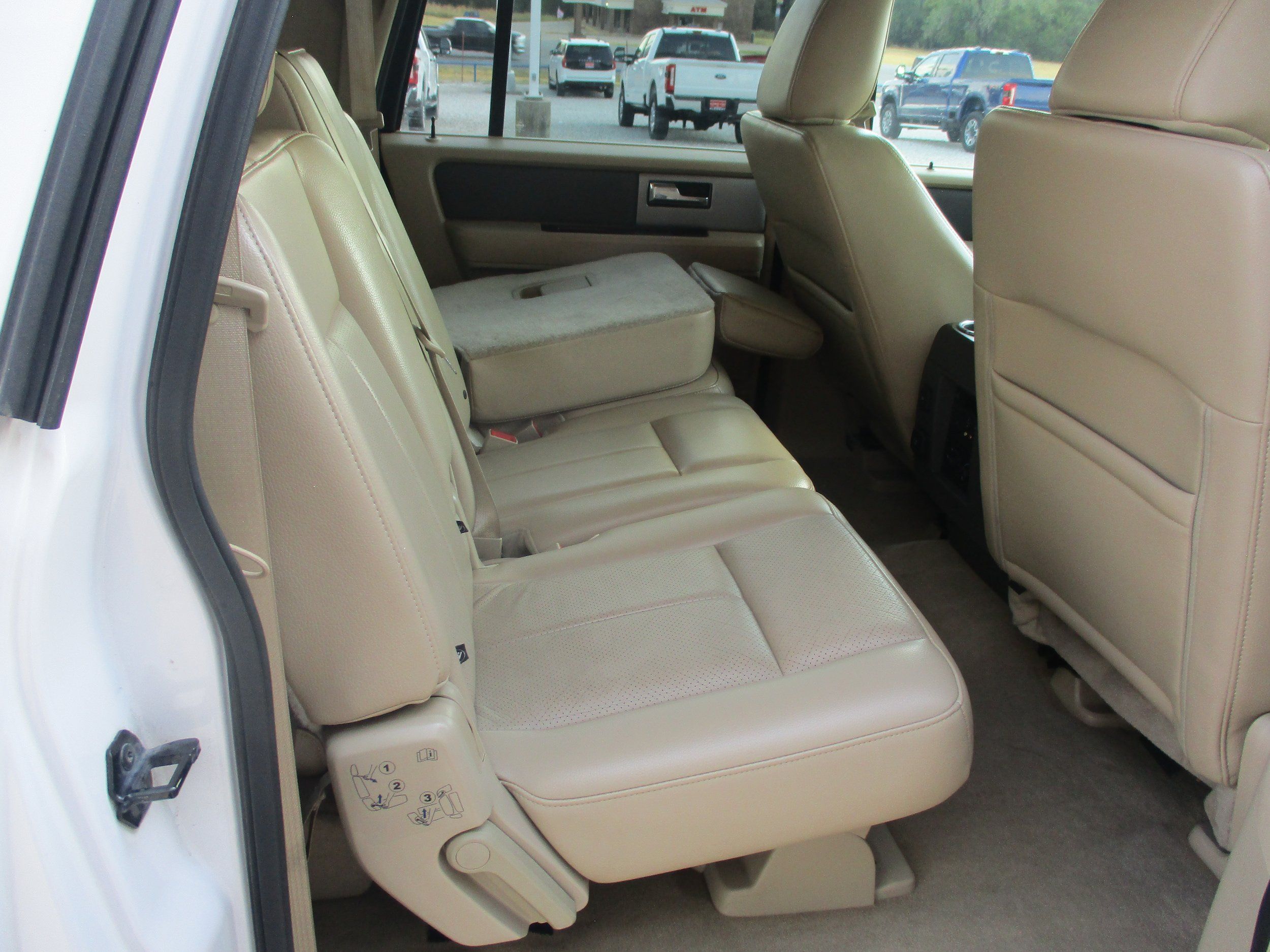 Used 2011 Ford Expedition EL XLT w/ 202A Rapid Spec Order Code RWD image 9