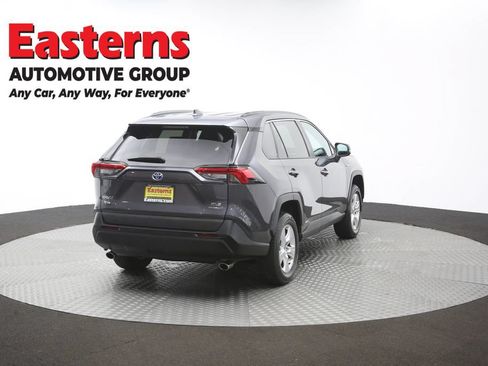 Used 2021 Toyota RAV4 XLE AWD/4WD image 39