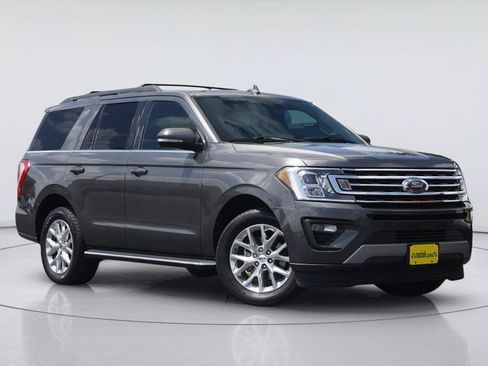 Used 2021 Ford Expedition XLT RWD image 2