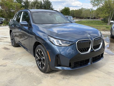New 2026 BMW X3 xDrive30i w/ Premium Package AWD/4WD image 3