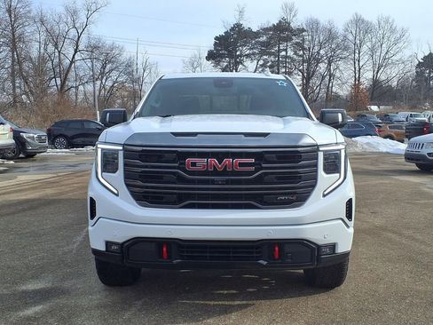 Used 2023 GMC Sierra 1500 AT4 w/ AT4 Preferred Package image 2