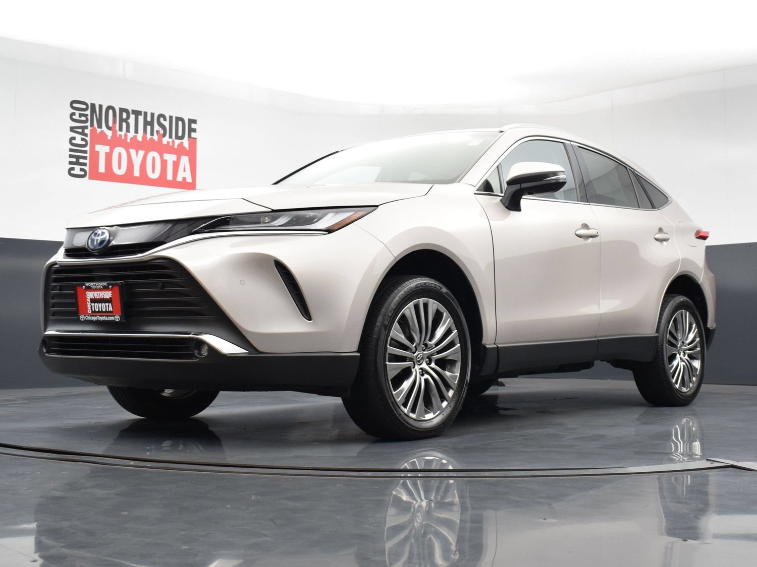 Used 2023 Toyota Venza XLE AWD/4WD image 36