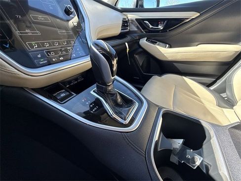 Used 2025 Subaru Outback Limited image 20