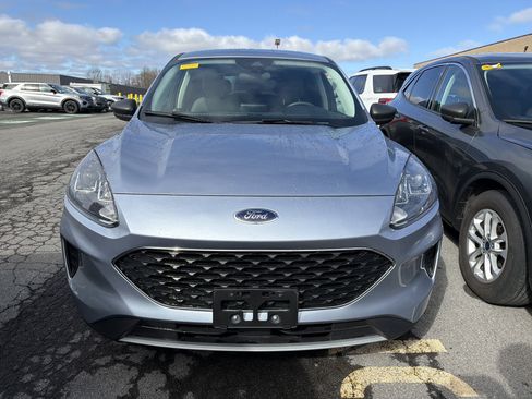 Used 2022 Ford Escape SE w/ Cold Weather Package image 3