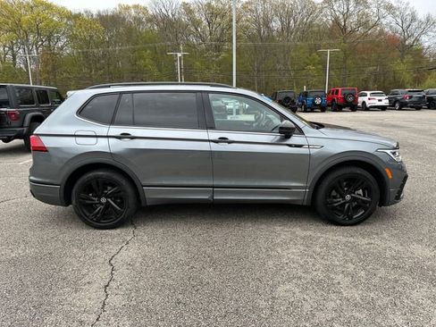 Certified 2023 Volkswagen Tiguan SE R-Line AWD/4WD image 10