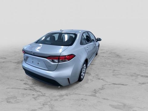 Certified 2025 Toyota Corolla LE image 9