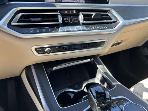 Used 2022 BMW X7 xDrive40i AWD/4WD image 24