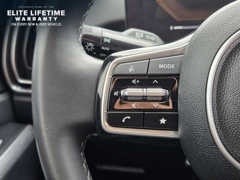 Certified 2025 Kia Sorento S FWD image 26