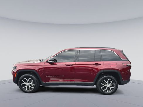 Used 2024 Jeep Grand Cherokee Limited w/ Luxury Tech Group II AWD/4WD image 8