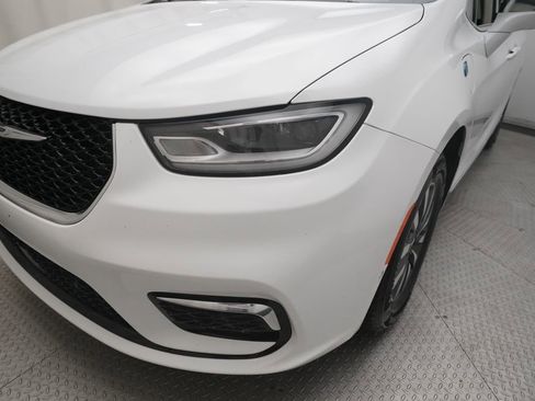 Used 2022 Chrysler Pacifica Limited FWD image 24
