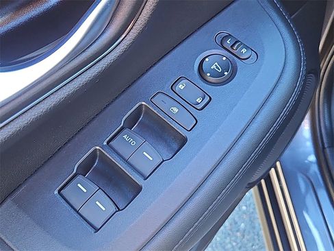 Certified 2025 Honda HR-V LX image 21