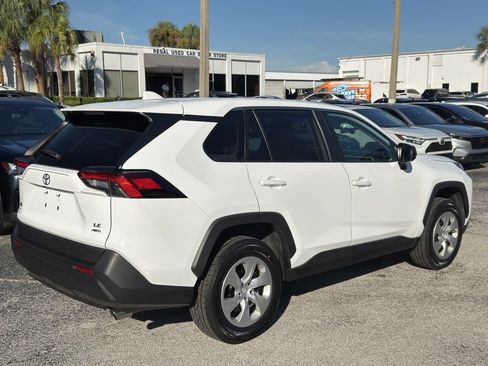Used 2024 Toyota RAV4 LE AWD/4WD image 5