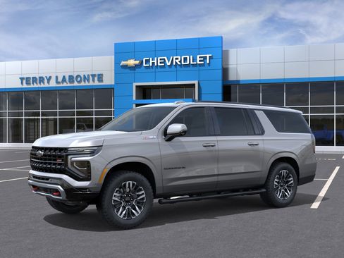 New 2026 Chevrolet Suburban Z71 AWD/4WD image 3