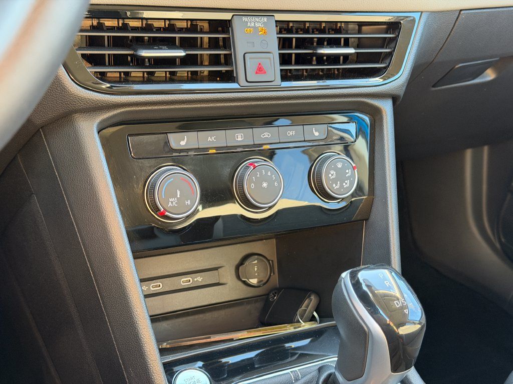 Certified 2023 Volkswagen Taos SE AWD/4WD image 17