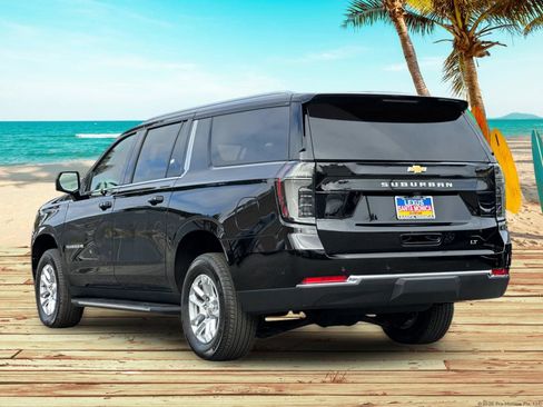 Used 2026 Chevrolet Suburban LT w/ Comfort Package RWD image 4