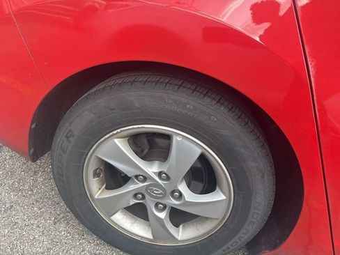 Used 2014 Hyundai Elantra SE image 15