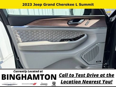 Used 2023 Jeep Grand Cherokee L Summit AWD/4WD image 6