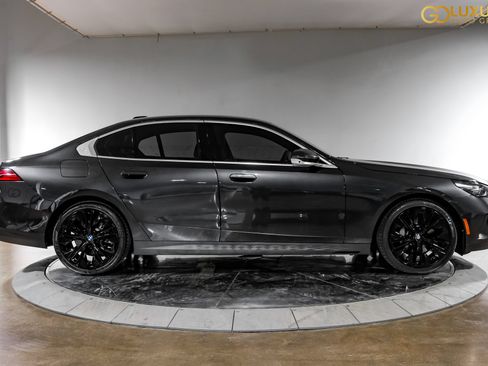 Used 2025 BMW 530i RWD image 9