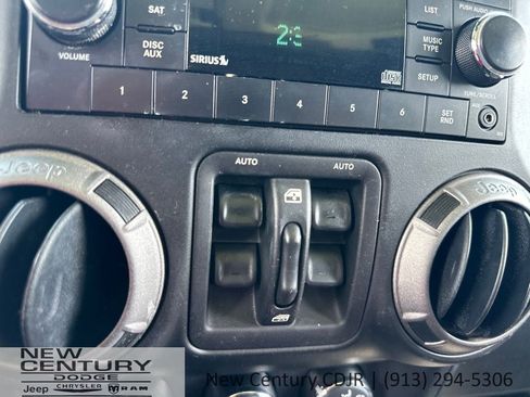 Used 2013 Jeep Wrangler Unlimited Sport AWD/4WD image 28