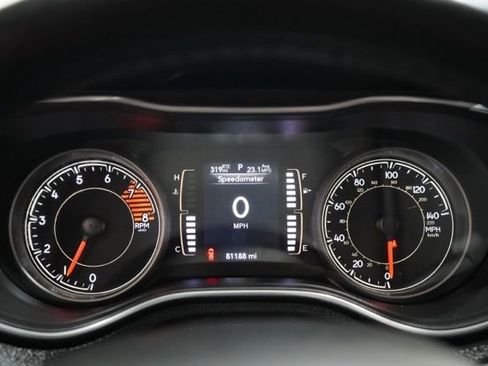 Used 2021 Jeep Cherokee Latitude Lux w/ Mopar Interior Package image 24