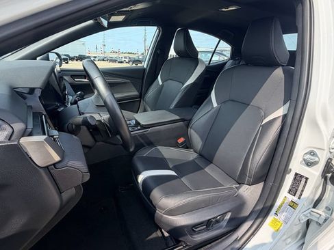 Used 2025 Toyota Camry SE FWD image 26