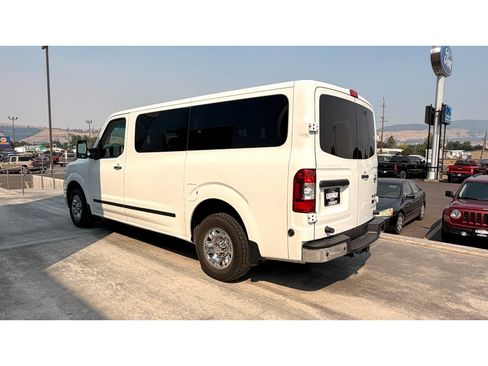 Used 2015 Nissan NV 3500 SV w/ Technology Package RWD image 5