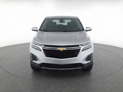 Used 2023 Chevrolet Equinox LT image 2