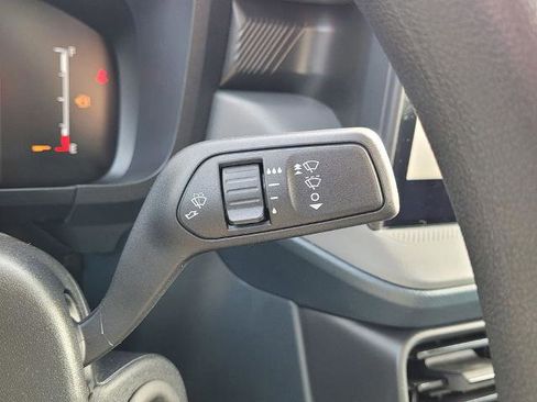 New 2025 Ford Maverick XL image 18