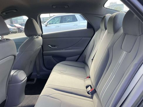 Used 2023 Hyundai Elantra SEL w/ Convenience Package FWD image 12